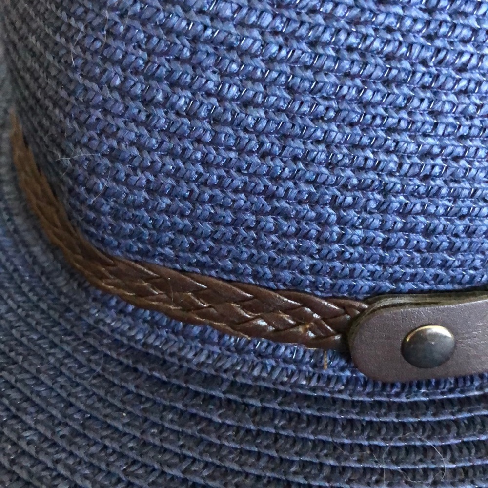 Hat! - Picture 3 of 4